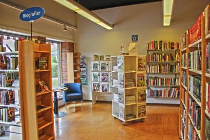 Bild inifrån biblioteket i Åmotfors
