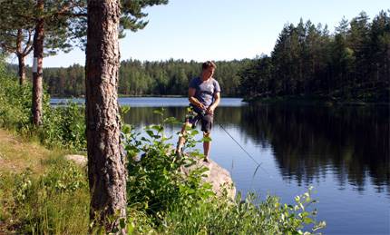 Man som fiskar