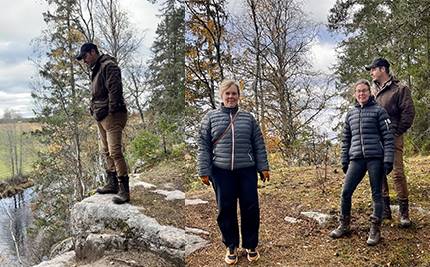 Canoe Swedens ägare och Ann-Louise Axelsson på klippa