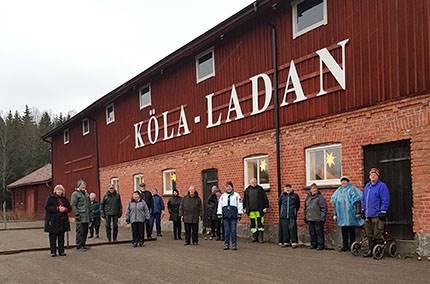 SPF Seniorerna Edabygden utanför Köla-ladan. Foto taget av Anders Johansson.