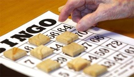 Spelar bingo