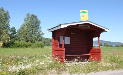 busskur vid en busshållsplats